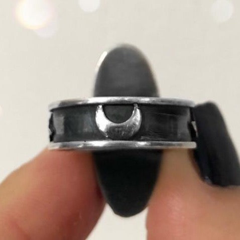 Size O Labradorite Ring with Oak Leaves (US 7.5) - Andune Jewellery